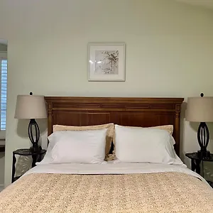 Hollywood Hills Homestay